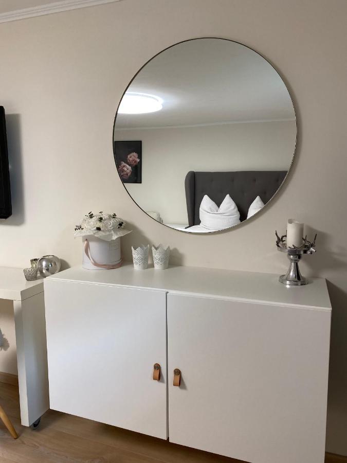 Stylische Wohnung In Ruhiger Lage, Sehr Messenah Laatzen Exterior photo