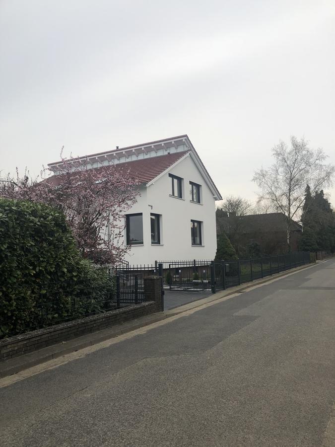 Stylische Wohnung In Ruhiger Lage, Sehr Messenah Laatzen Exterior photo